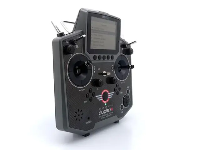 JETI Fernsteuerung DS-12 Carbon Grau 2023 + R9 Emfpänger 2.4Ghz Duplex von JETI Model – Modellflugzentrum Schweiz