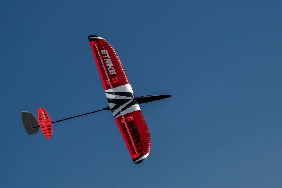 KAVAN Strike DLG 1498mm Kit – Modellflugzentrum Schweiz