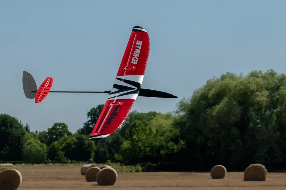 KAVAN Strike DLG 1498mm Kit – Modellflugzentrum Schweiz