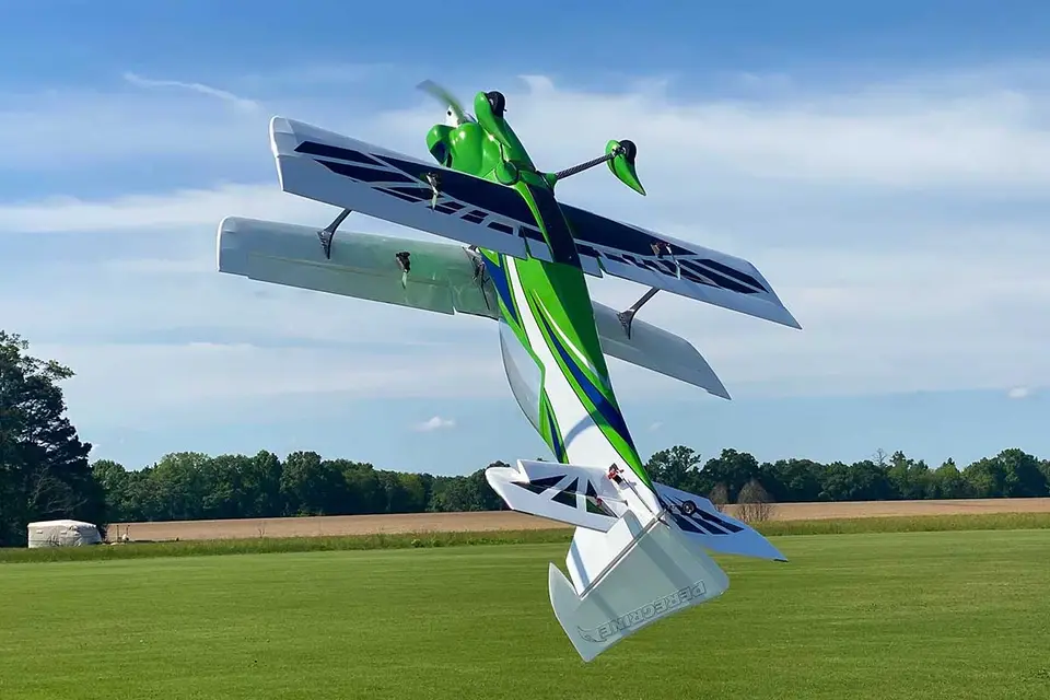 53" Peregrine – Grün/Weiss/1,35 m von Extreme Flight – Modellflugzentrum Schweiz