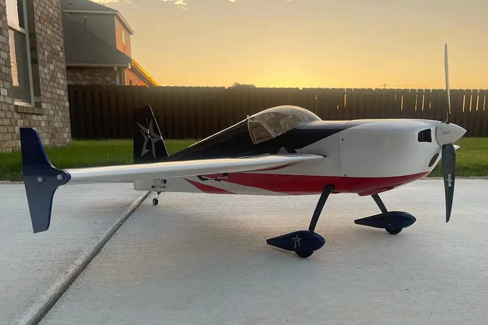 51" Slick 540 ARF - red/blue von AJ Aircraft – Modellflugzentrum Schweiz