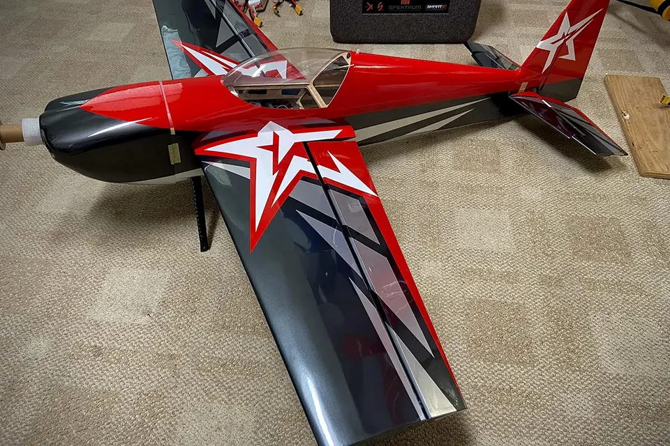 51" Slick 540 ARF - red/black von AJ Aircraft – Modellflugzentrum Schweiz