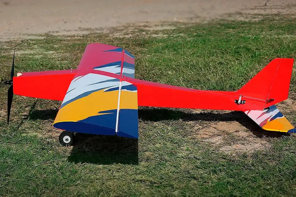 49" Challenger ARF - grün von OMP Hobby – Modellflugzentrum Schweiz