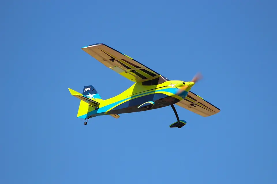 88" SkyWolf V2 (2,24 m) Grün/Blau von Pilot RC – Modellflugzentrum Schweiz