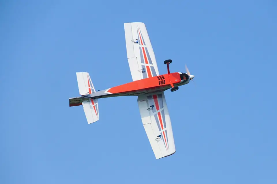 67" SkyWolf V2 (1,71 m) Orange/Blau von Pilot RC – Modellflugzentrum Schweiz