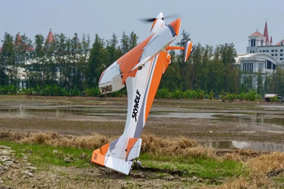67" SkyWolf V2 (1,71 m) Orange/Blau von Pilot RC – Modellflugzentrum Schweiz