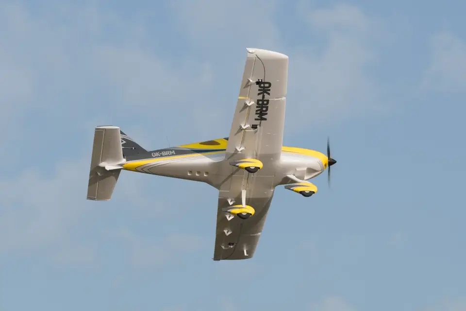 KAVAN Bristell B23 1600mm ARF - blau – Modellflugzentrum Schweiz
