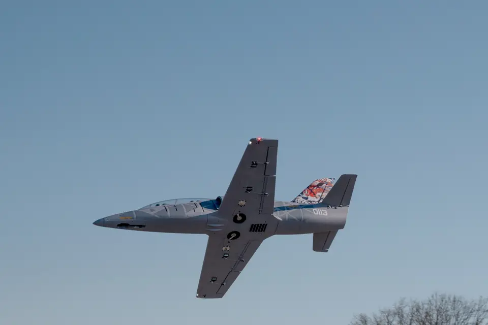KAVAN L-39 Skyfox 1088mm ARF - grau – Modellflugzentrum Schweiz
