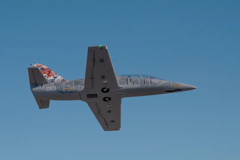 KAVAN L-39 Skyfox 1088mm ARF - grau – Modellflugzentrum Schweiz