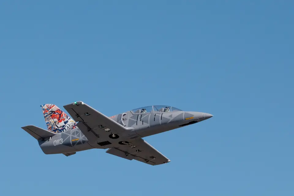 KAVAN L-39 Skyfox 1088mm ARF - grau – Modellflugzentrum Schweiz
