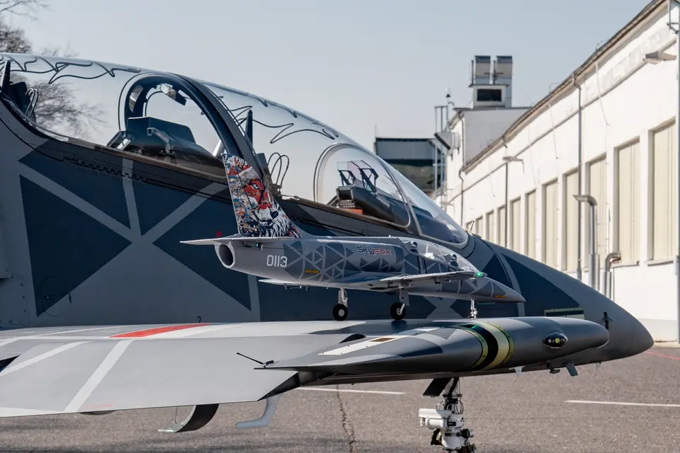 KAVAN L-39 Skyfox 1088mm ARF - grau – Modellflugzentrum Schweiz