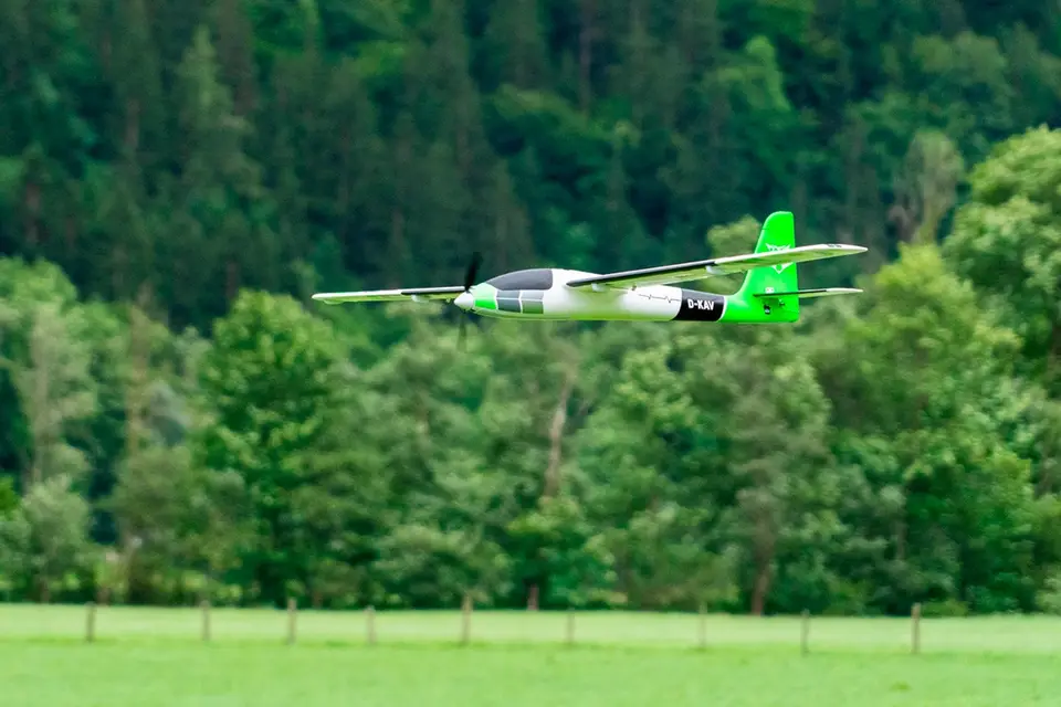 KAVAN Pulse 2200 V2 ARF - grün – Modellflugzentrum Schweiz