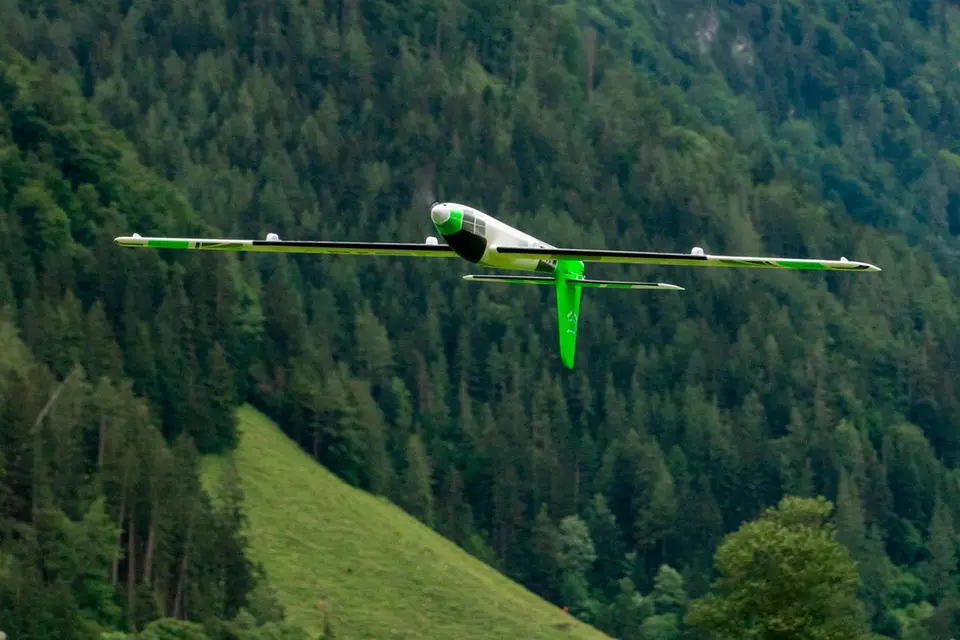 KAVAN Pulse 2200 V2 ARF - grün – Modellflugzentrum Schweiz
