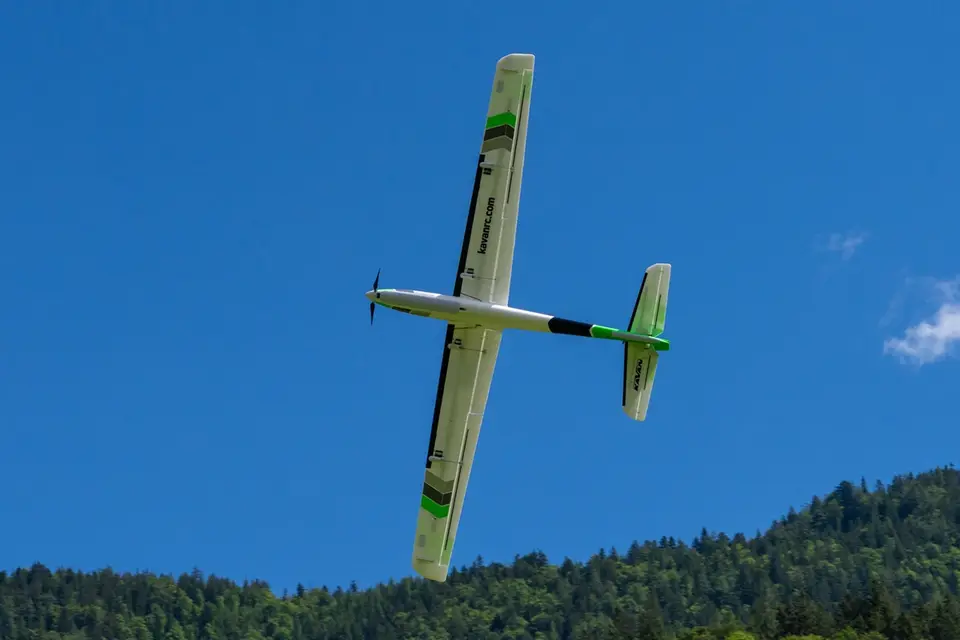 KAVAN Pulse 2200 V2 ARF - grün – Modellflugzentrum Schweiz