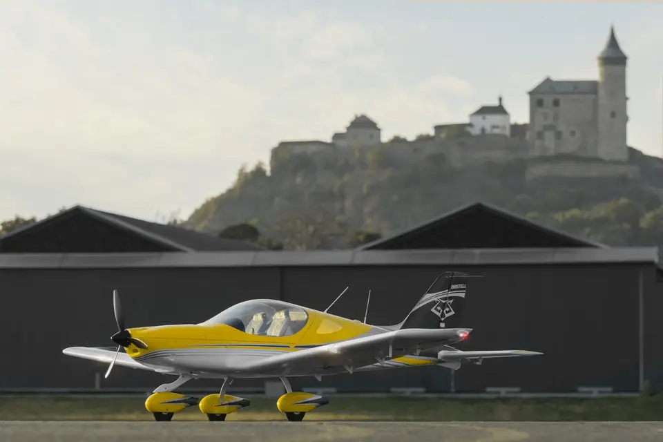 KAVAN Bristell B23 1600mm ARF - weiß – Modellflugzentrum Schweiz