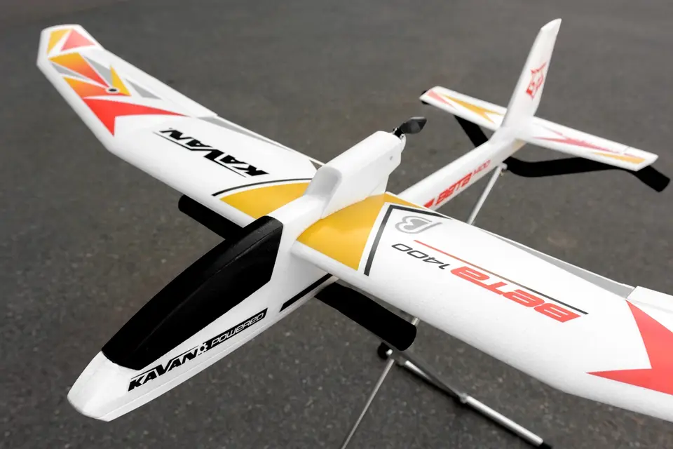 KAVAN Beta 1400 ARF - rot – Modellflugzentrum Schweiz