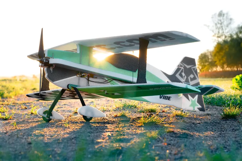 KAVAN Vibe 980mm Kit - grün – Modellflugzentrum Schweiz