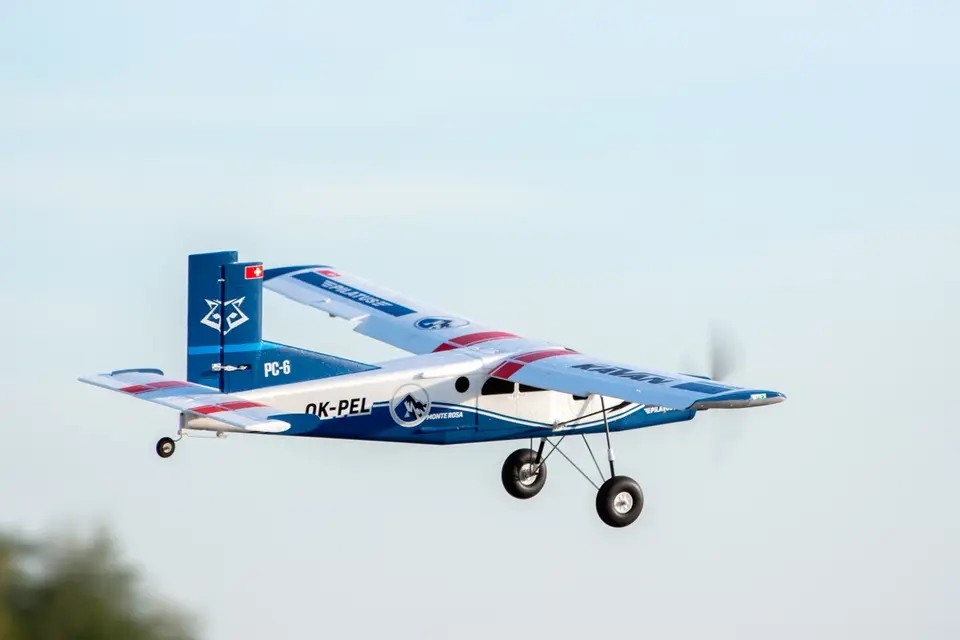 KAVAN Pilatus PC-6 Porter 1500mm ARF - blau, mit R8 Rx – Modellflugzentrum Schweiz