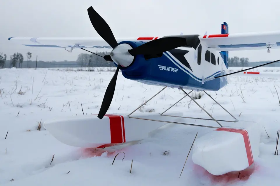KAVAN Pilatus PC-6 Porter 1500mm ARF - blau, mit R8 Rx – Modellflugzentrum Schweiz