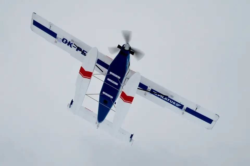 KAVAN Pilatus PC-6 Porter 1500mm ARF - blau, mit R8 Rx – Modellflugzentrum Schweiz