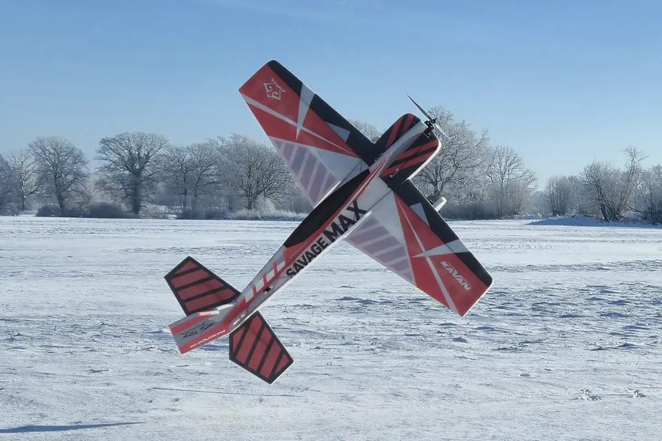 KAVAN Savage MAX V2 1080mm Kit - rot – Modellflugzentrum Schweiz