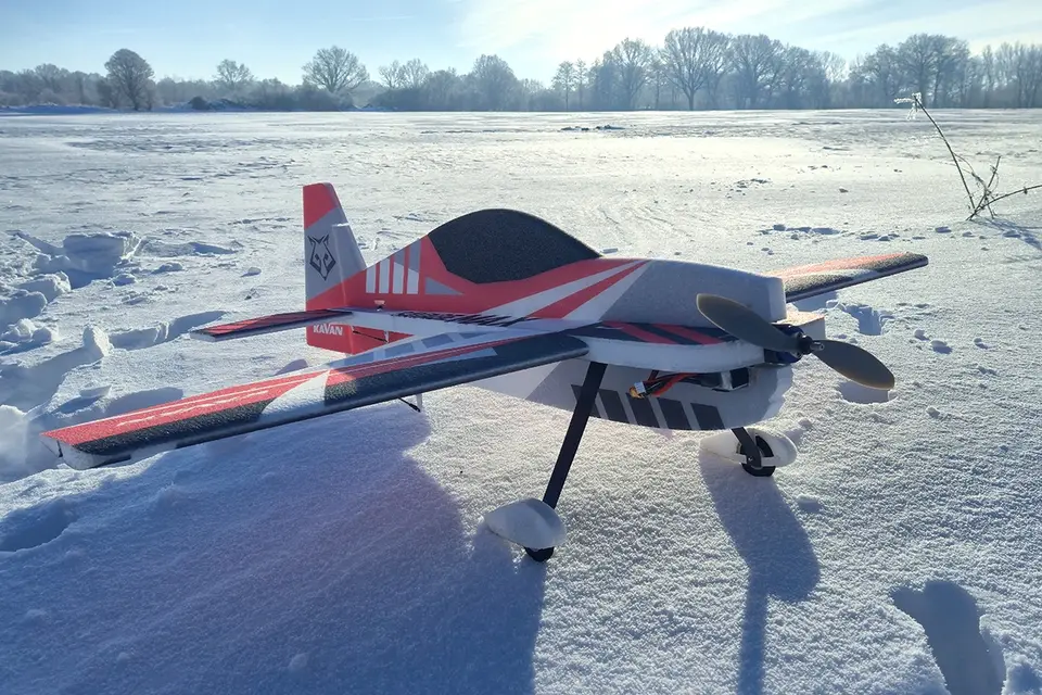 KAVAN Savage MAX V2 1080mm Kit - rot – Modellflugzentrum Schweiz