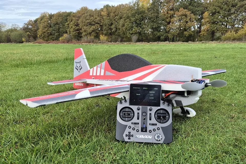 KAVAN Savage MAX V2 1080mm Kit - rot – Modellflugzentrum Schweiz