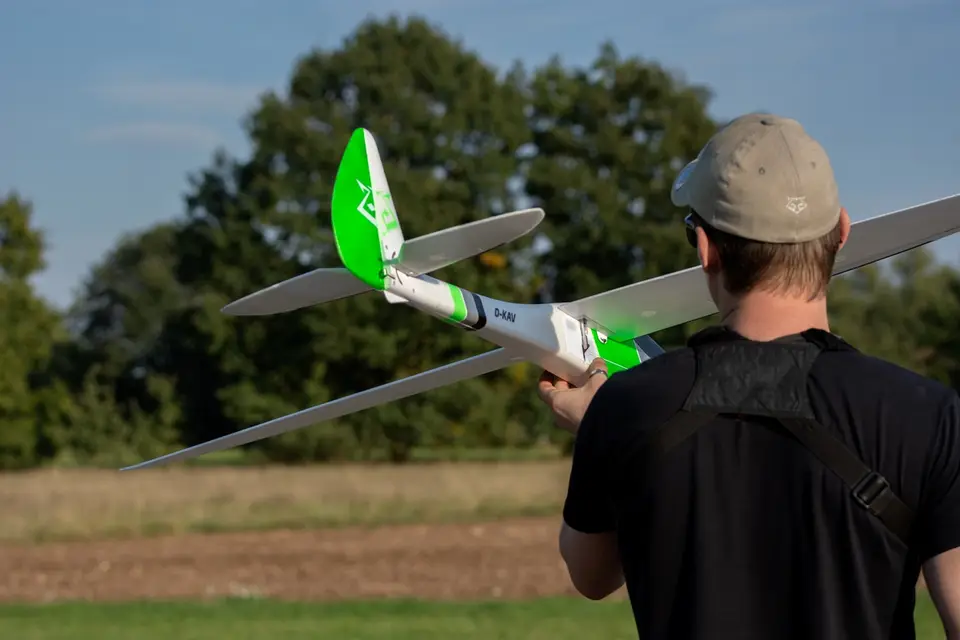 KAVAN Twisty 1512mm ARF - orange – Modellflugzentrum Schweiz