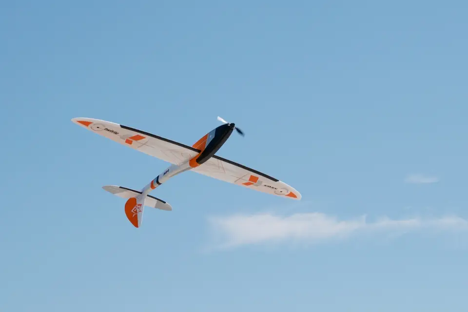KAVAN Twisty 1512mm ARF - orange – Modellflugzentrum Schweiz