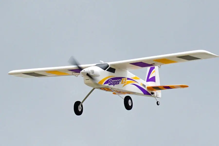 Super EZ 1220mm V4 ARF von FMS – Modellflugzentrum Schweiz