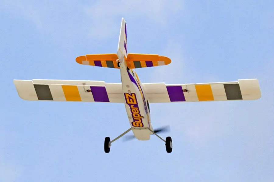 Super EZ 1220mm V4 ARF von FMS – Modellflugzentrum Schweiz
