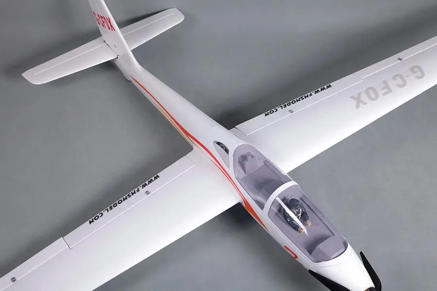FOX 2300 EPP ARF von FMS – Modellflugzentrum Schweiz