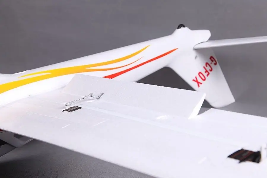 FOX 2300 EPP ARF von FMS – Modellflugzentrum Schweiz