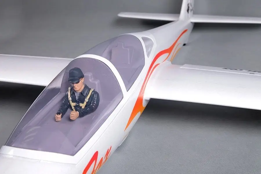 FOX 2300 EPP ARF von FMS – Modellflugzentrum Schweiz