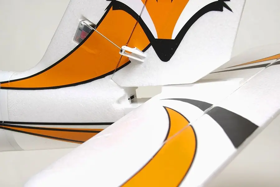 FOX 3000mm ARF von FMS – Modellflugzentrum Schweiz