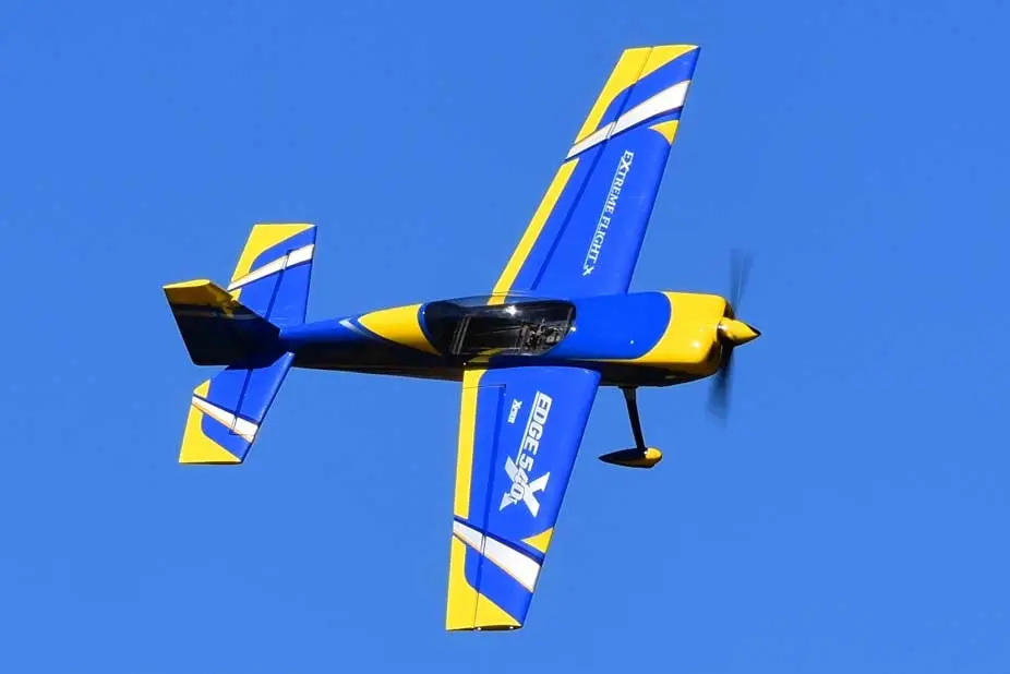 78" Edge 540 – Blau/Gelb 1,98 m von Extreme Flight – Modellflugzentrum Schweiz