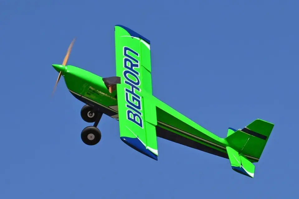 100" Bighorn ARF - grün 2,54 m von OMP Hobby – Modellflugzentrum Schweiz