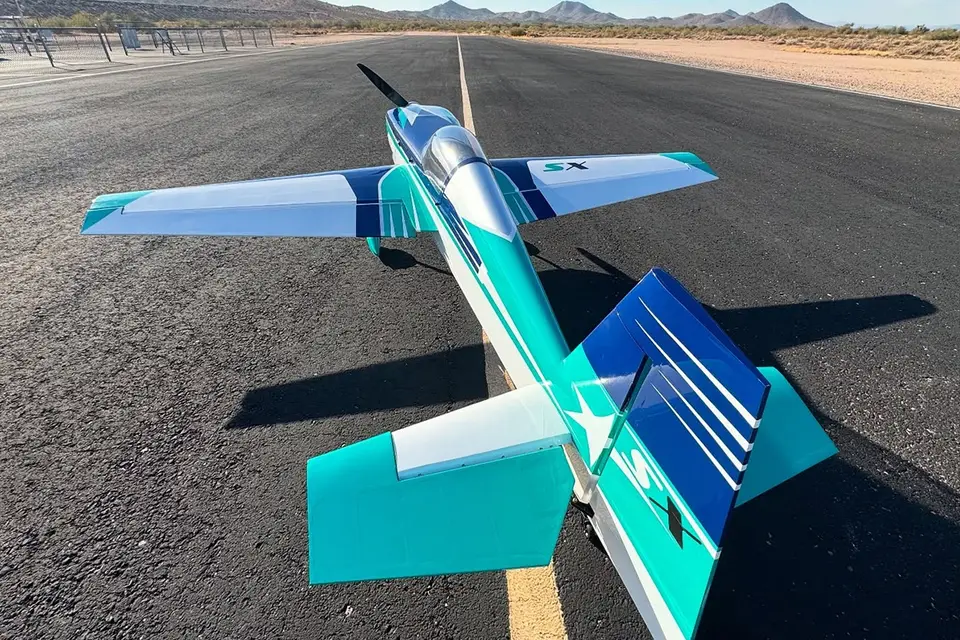 103" Extra SX ARF - Blau 2,61m von AJ Aircraft – Modellflugzentrum Schweiz