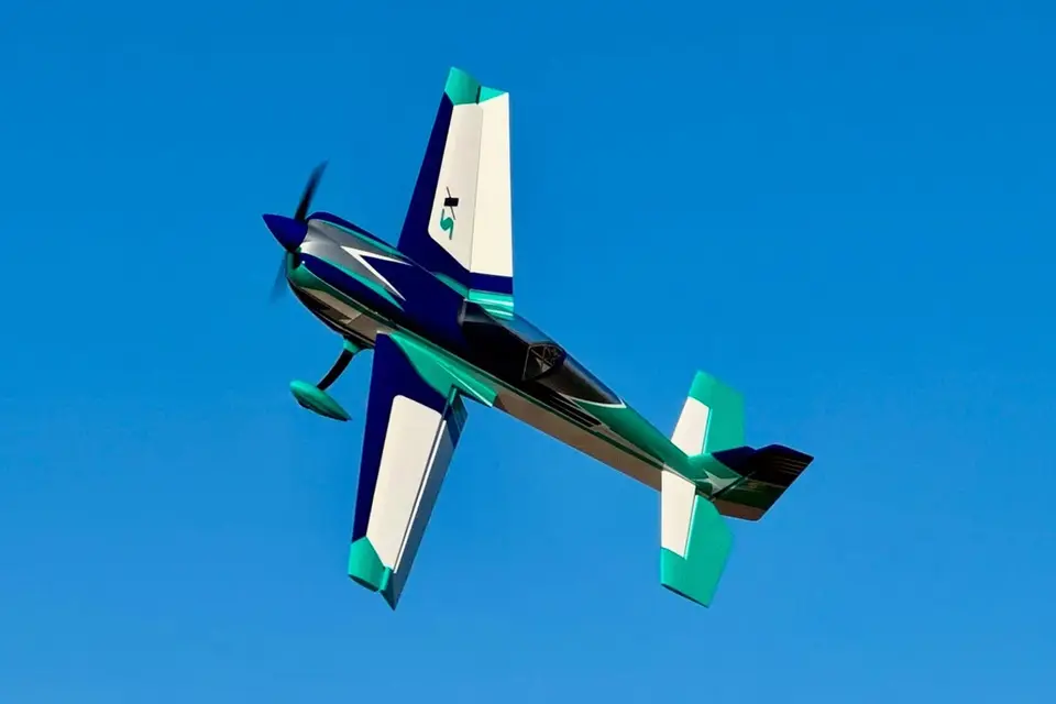 103" Extra SX ARF - Rot 2,61m von AJ Aircraft – Modellflugzentrum Schweiz
