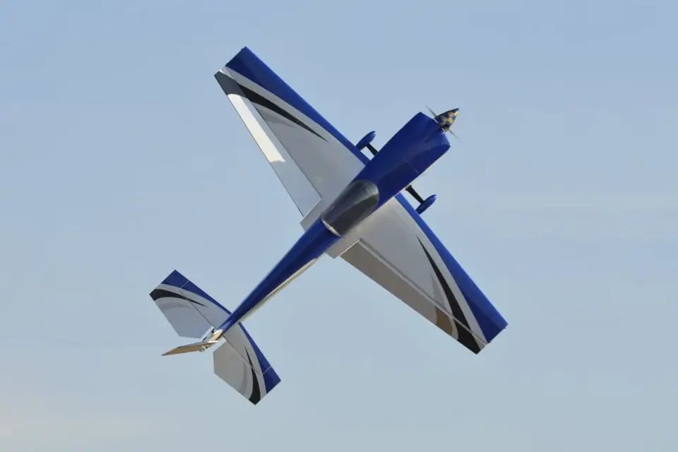 103" Laser Z200 ARF - Blau 2,61m von AJ Aircraft – Modellflugzentrum Schweiz