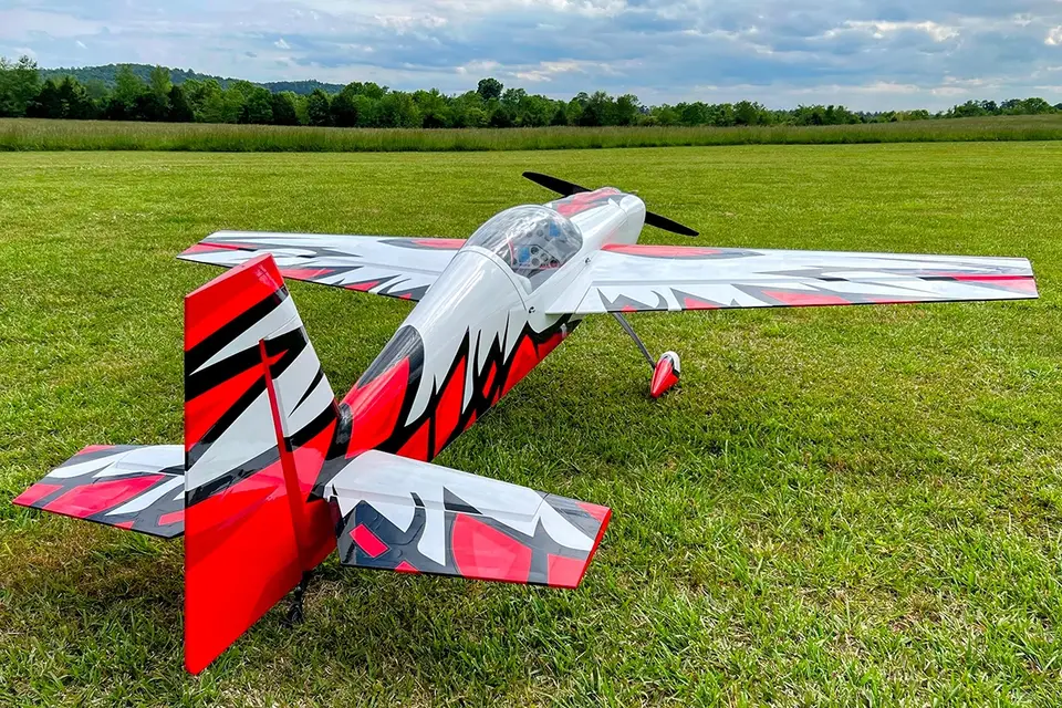 104" Edge 540T Rot/Schwarz 2,64 m von Extreme Flight – Modellflugzentrum Schweiz