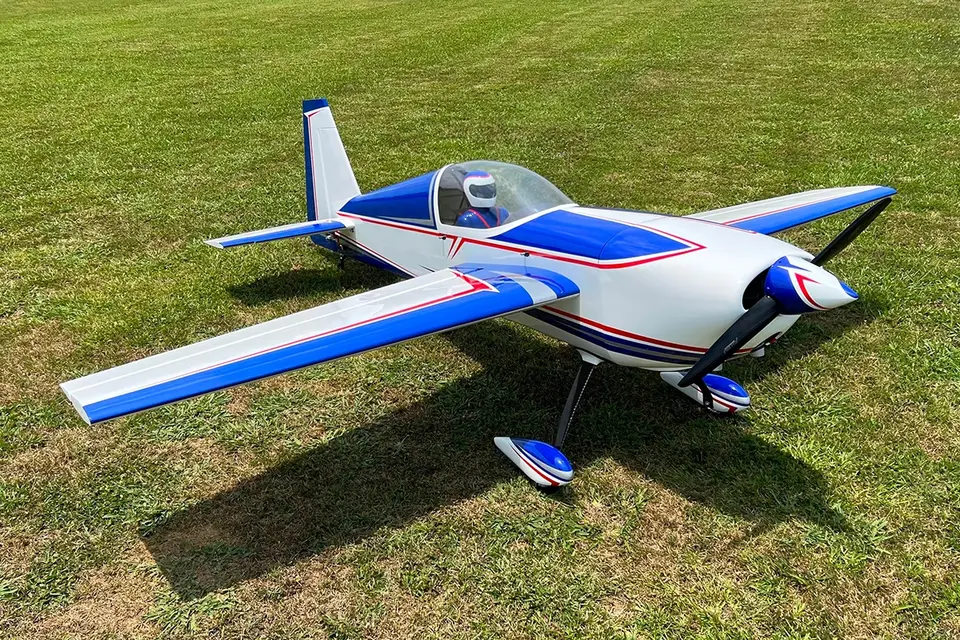 104" Extra 260 – Blau/Weiss 2,64 m von Extreme Flight – Modellflugzentrum Schweiz