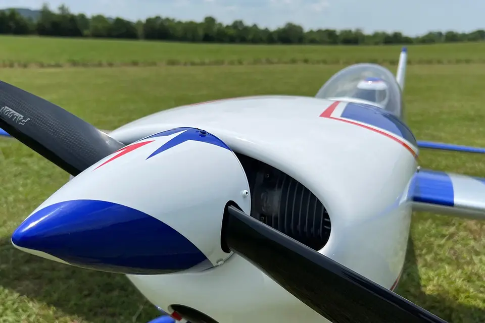 104" Extra 260 – Blau/Weiss 2,64 m von Extreme Flight – Modellflugzentrum Schweiz