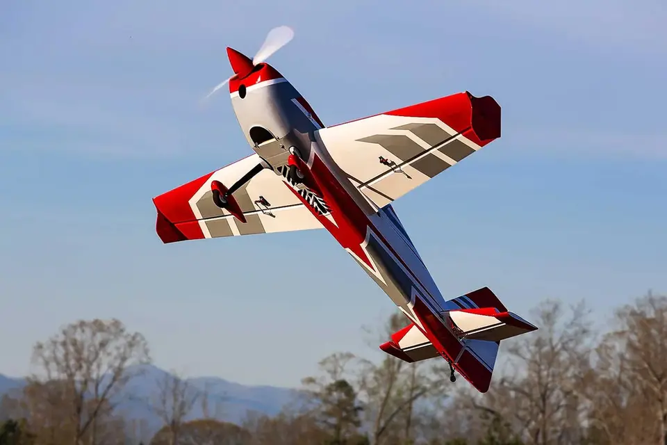 104" Extra 260 – Rot/Weiss 2,64 m von Extreme Flight – Modellflugzentrum Schweiz