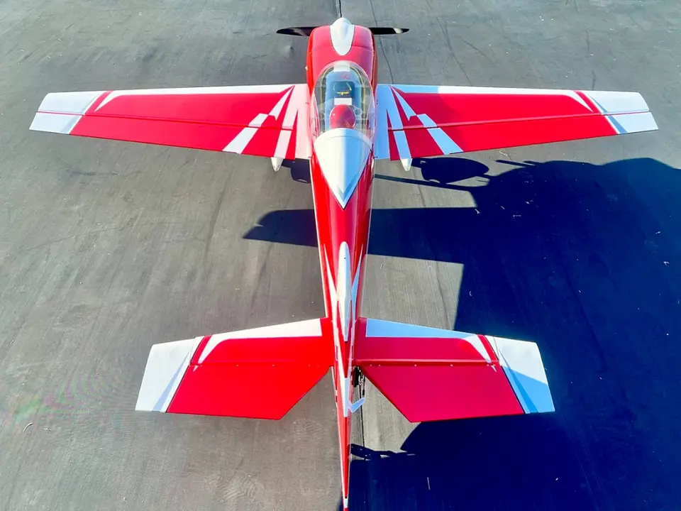 104" Extra NG V3 – Rot/Weiß 2,64 m von Extreme Flight – Modellflugzentrum Schweiz