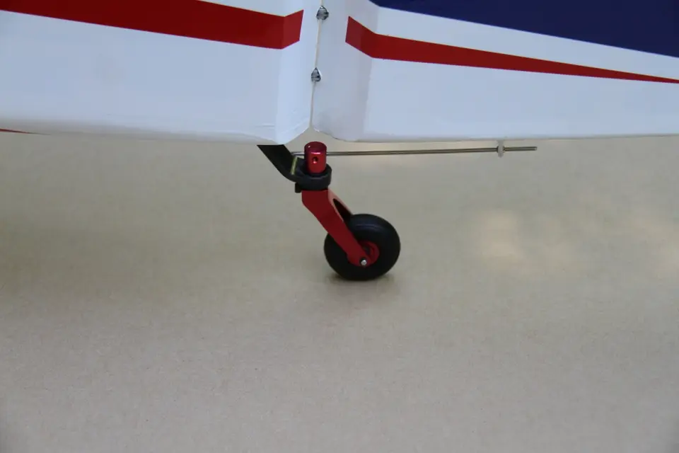 105,5" Slick 580 EXP – rot/weiss/blau 2,67 m von Extreme Flight – Modellflugzentrum Schweiz