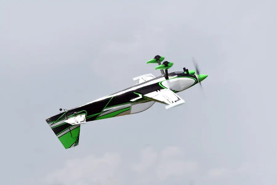 106" Edge 540 ARF - Rot 2,69m von OMP Hobby – Modellflugzentrum Schweiz