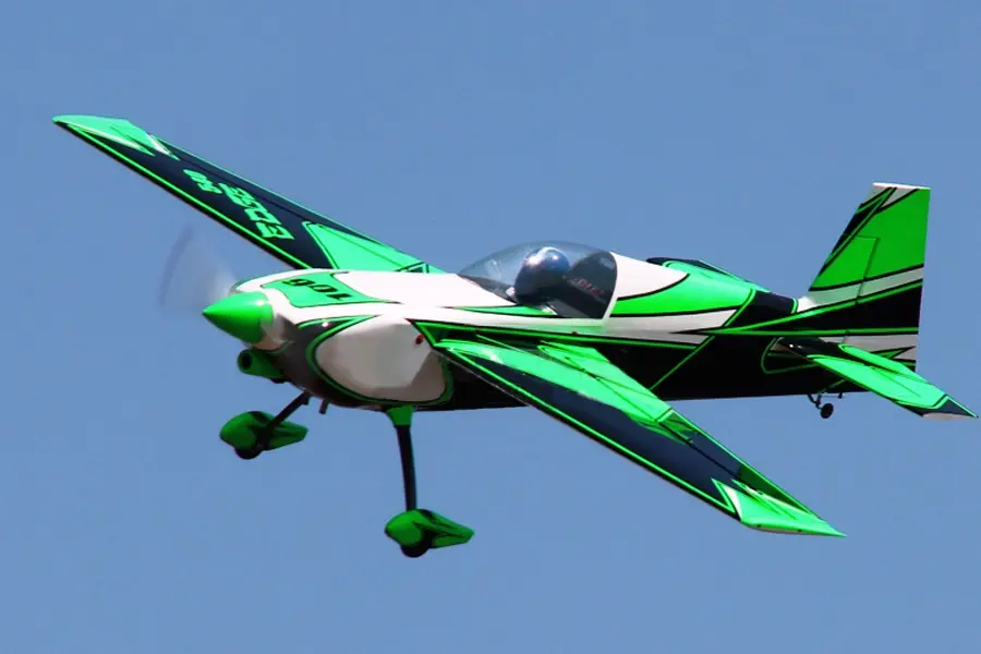 106" Edge 540 ARF - Rot 2,69m von OMP Hobby – Modellflugzentrum Schweiz