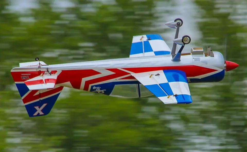 110" Yak 54 EXP rot/weiss 2,79 m von Extreme Flight – Modellflugzentrum Schweiz