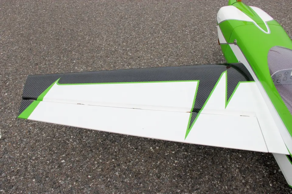 115" Extra NG 2920 mm 150 ccm Grün-Schwarz von Pilot RC – Modellflugzentrum Schweiz